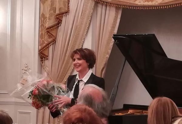 Artiste de la paix de l’UNESCO de France s’est adressée à l’Azerbaïdjan (EXCLUSIF, PHOTO)