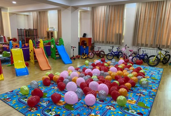 Les cadeaux pour les enfants de la part de la Fondation Heydar Aliyev