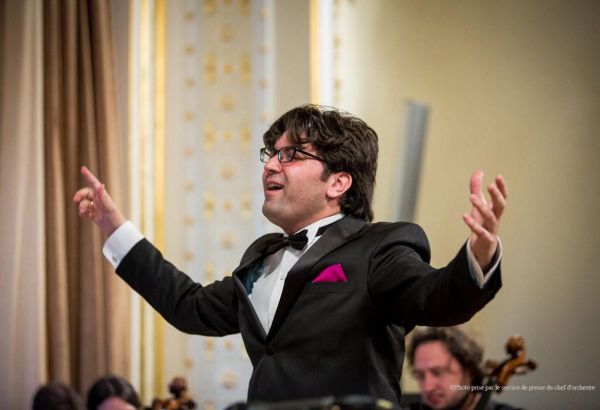 Le chef d’orchestre azerbaïdjanais Eyyoub Gouliyev a signé un contrat avec trois grandes agences musicales européennes