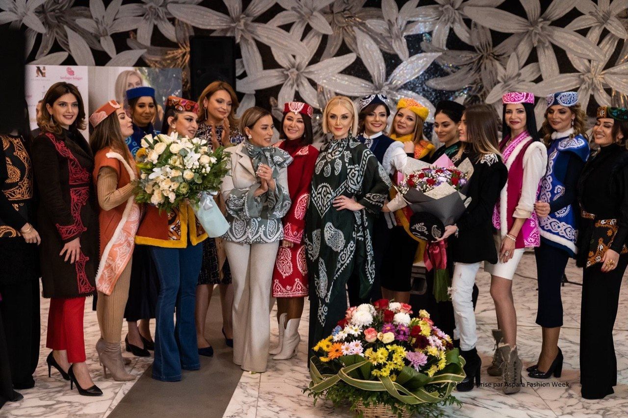 La designer-créatrice azerbaïdjanaise a présenté le Kelaghayi, accessoire de l'élégance azerbaïdjanaise, à la Semaine de la mode d'Aspara (Photos) - Gallery Image