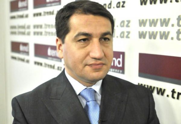 Hikmet Hadjiyev : L'Azerbaïdjan s'inquiète de l’état de santé de Dilgam Askerov et Shahbaz Guliyev