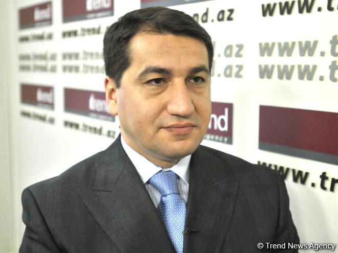 Hikmet Hadjiyev : L'Azerbaïdjan s'inquiète de l’état de santé de Dilgam Askerov et Shahbaz Guliyev