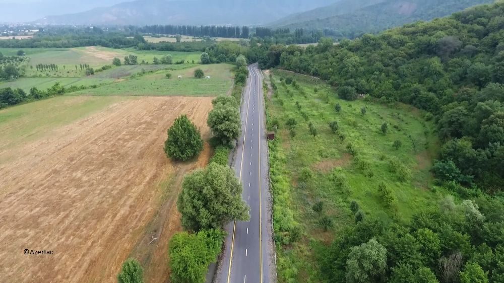 Le président Ilham Aliyev participe à l’ouverture de la route rénovée Balaken-Gazbiné-Ititala