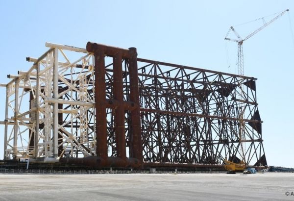 SOCAR : les travaux d'installation du bloc de support du champ pétrolier « Karabagh »  sont en cours