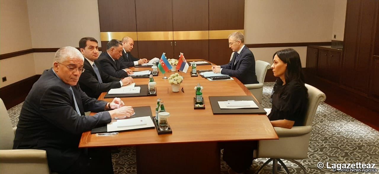 Le vice-Premier ministre de Serbie rencontre avec une délégation azerbaïdjanaise