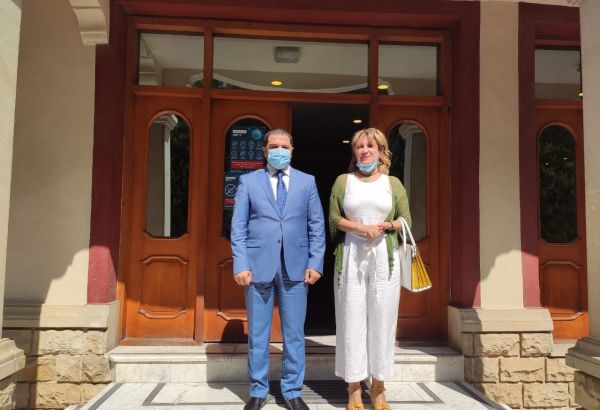 Entretien de l’Ambassadrice d'Algérie avec le Chef de la Représentation permanente du Nakhitchevan à Bakou