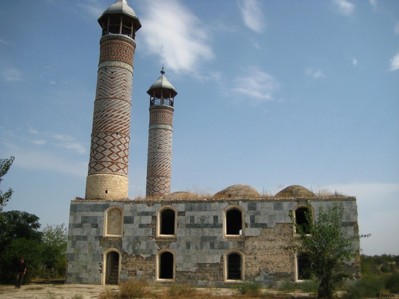 Plus de 400 monuments religieux et historiques ont été arménisés dans les territoires occupés de l'Azerbaïdjan