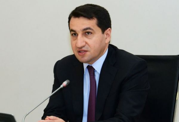 Hikmet Hadjiyev : L'Arménie utilise des déplacées internes syriens et libanais comme mercenaires armés