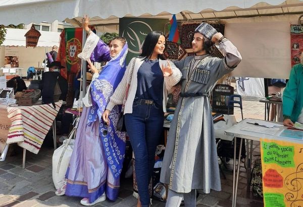 France : La culture et l'histoire de l'Azerbaïdjan sont représentées dans l'arrondissement de Vaugirard de Paris (PHOTOS)