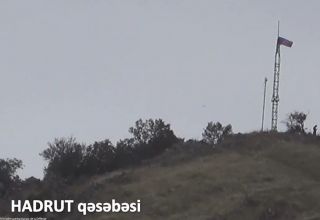 Le Ministère azerbaïdjanais de la Défense diffuse une vidéo de la bourgade de Hadrout, libérée de l’occupation arménienne (VIDEO)