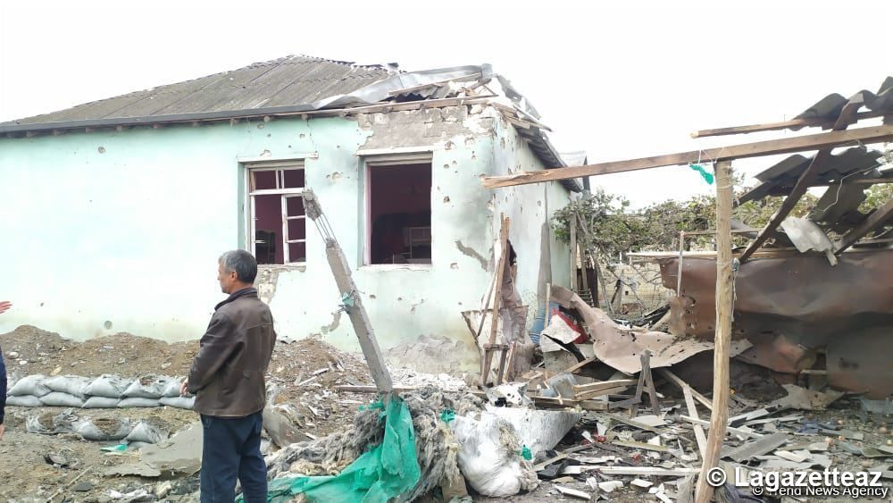 Les forces armées arméniennes ne cessent de bombarder les villages de la région d'Aghdam (PHOTOS)