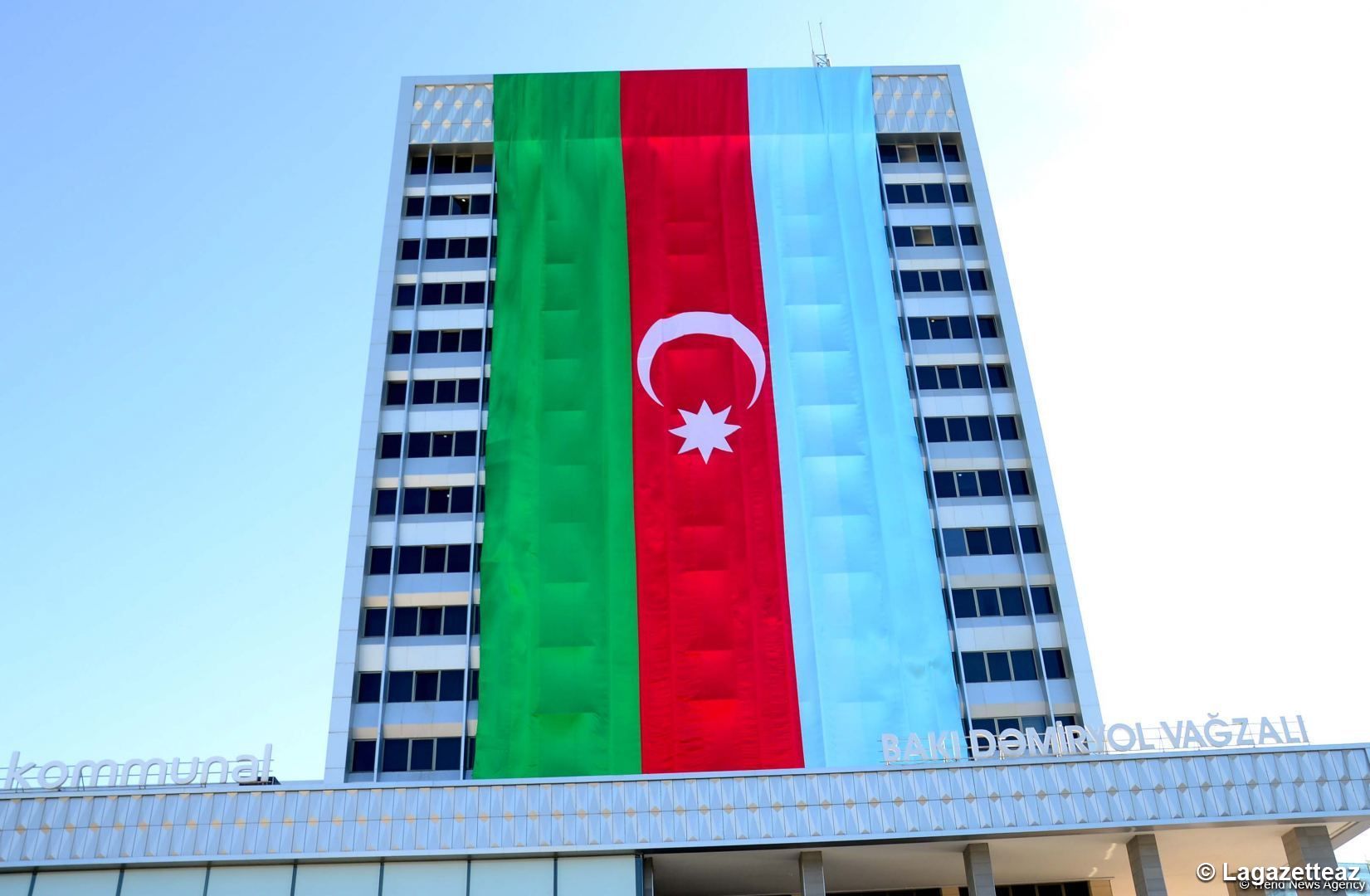 Bakou, ville décorée du drapeau tricolore de l’Azerbaïdjan – Photo reportage