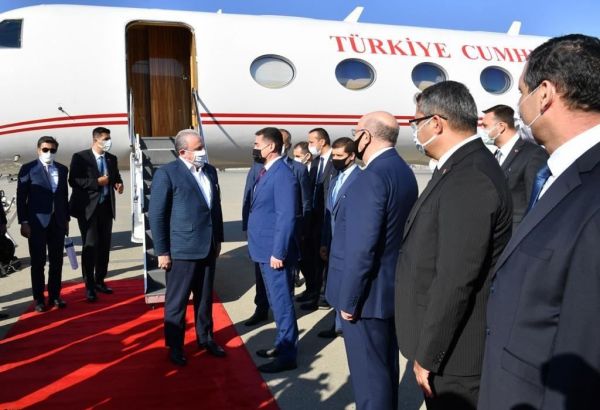 Le président de la Grande Assemblée nationale turque est en visite en Azerbaïdjan (PHOTOS)