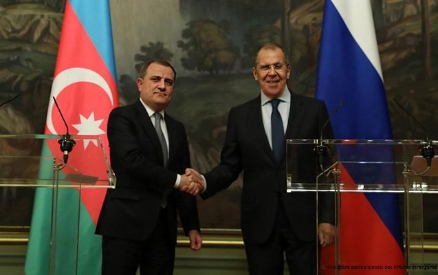 Le ministre azerbaïdjanais des Affaires étrangères a rencontré son homologue russe
