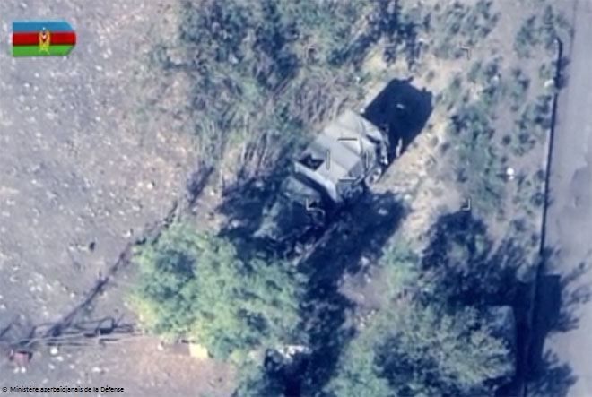Des véhicules blindés des forces armées arméniennes ont été détruits (VIDEO)