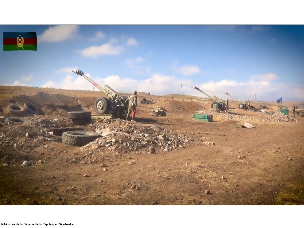 Les artilleurs azerbaïdjanais portent des coups précis aux emplacements du tir de l'Arménie (VIDEO)