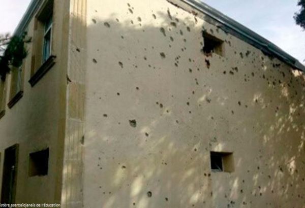 Vandalisme arménienne : Les forces armées de l’Arménie ont tiré sur une école à Aghdam