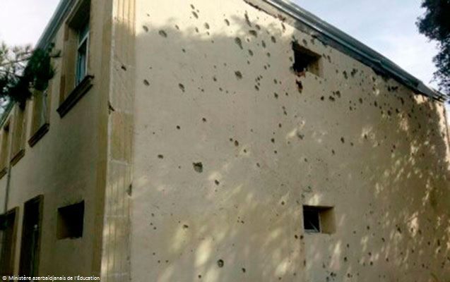 Vandalisme arménienne : Les forces armées de l’Arménie ont tiré sur une école à Aghdam