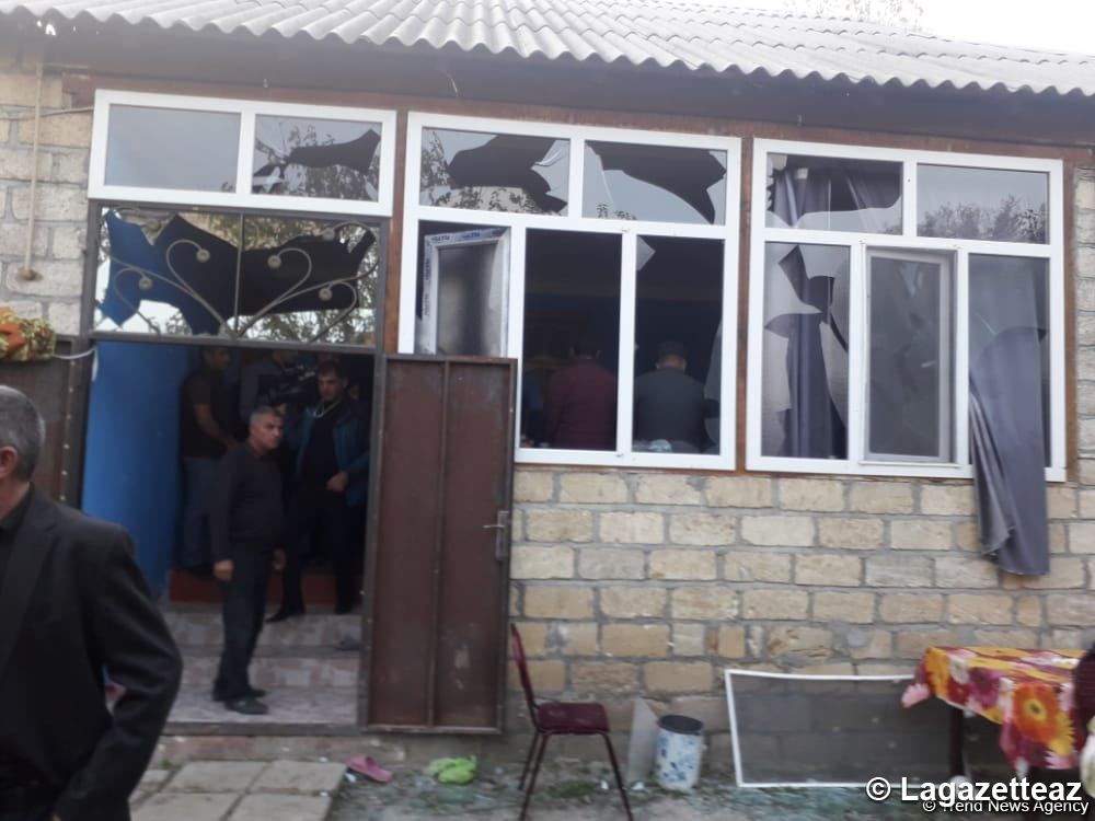 À la suite d'une attaque à la roquette lancée par les forces armées arméniennes sur le village de Garayoussifli de la région de Berdé, 4 civils ont été tués et 10 autres blessés (PHOTO)