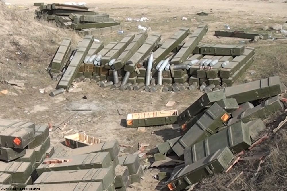 Des matériels militaires abandonnés sur le champ de bataille par les forces armées de l'Arménie (VIDEO)