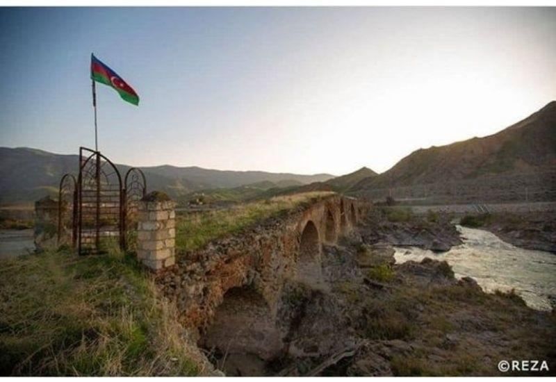 Le célèbre photojournaliste français Reza Deghati a partagé les photos du pont de Khoudaférin, libéré de l'occupation arménienne