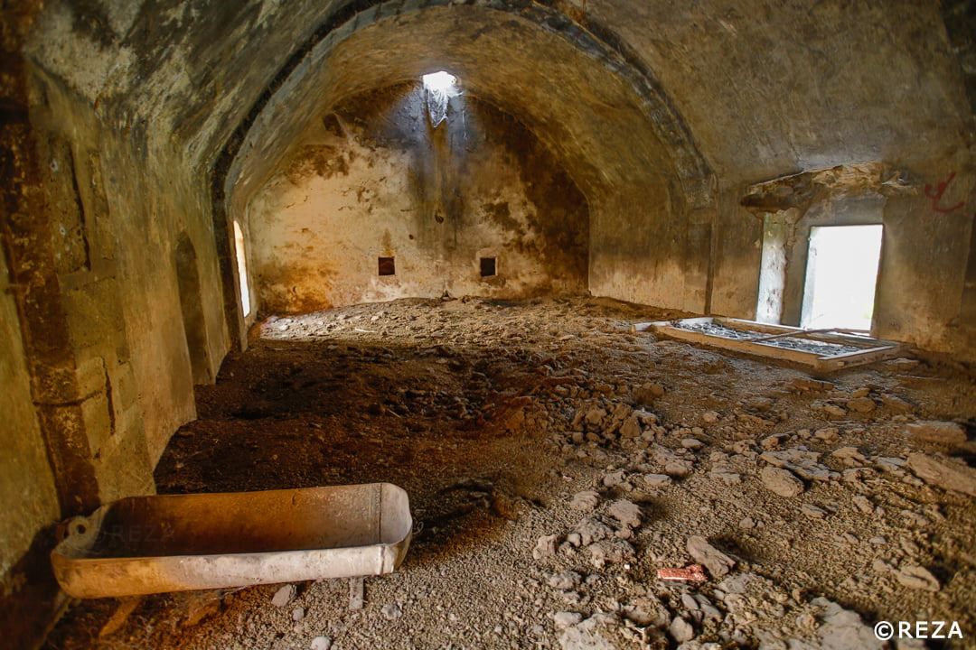 Mosquée à Goubadli, transformée par les Arméniens en une porcherie (PHOTO)