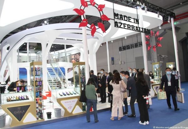 Les produits de plus de 20 entreprises azerbaïdjanaises ont été présentés au 3e Salon international des importations de Chine à Shanghai (PHOTOS)