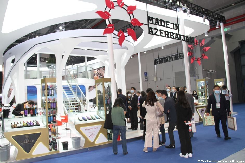 Les produits de plus de 20 entreprises azerbaïdjanaises ont été présentés au 3e Salon international des importations de Chine à Shanghai (PHOTOS)