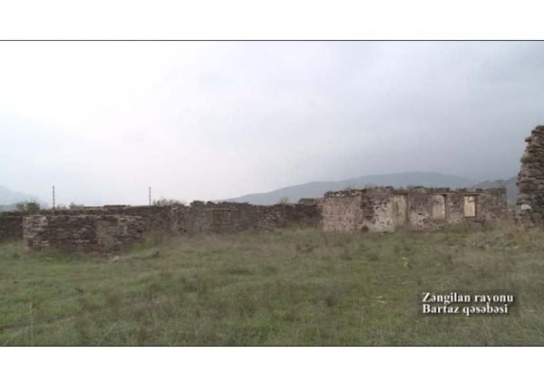 Le village de Bartaz de la région de Zenguilan de l'Azerbaïdjan libéré de l'occupation arménienne (VIDEO)