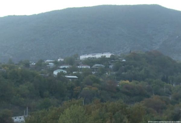 Prise de vue depuis les villages d'Azykh, Akakou et Aghboulag de la région de Khodjavend libérés de l'occupation (VIDEO)