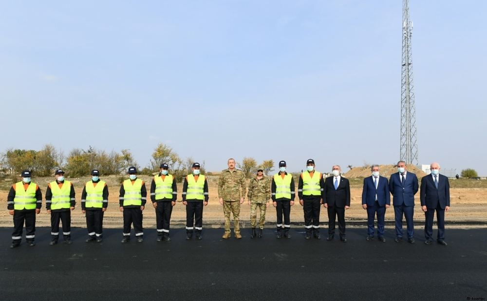 Le président Ilham Aliyev : Aujourd'hui, on pose la première pierre de la route Fuzouli-Choucha. Elle nous mène à Choucha