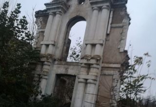 L'ampleur des destructions à Fuzouli montre à quel point l'Arménie est éloignée du monde civilisé, selon Hikmet Hadjiyev (PHOTO/VIDEO)