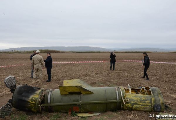 L'épave d'un missile « Tochka-U », lancé par les forces armées arméniennes sur la région de Fuzouli (PHOTO/VIDEO)