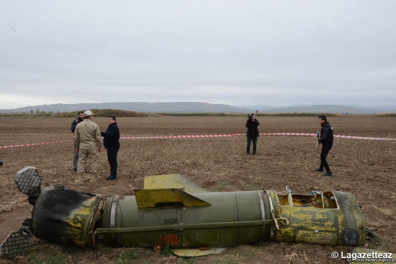 L'épave d'un missile « Tochka-U », lancé par les forces armées arméniennes sur la région de Fuzouli (PHOTO/VIDEO)