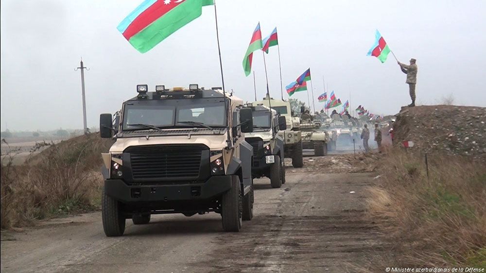 L'armée azerbaïdjanaise hisse le drapeau de l'Azerbaïdjan à Aghdam (PHOTO/VIDEO)