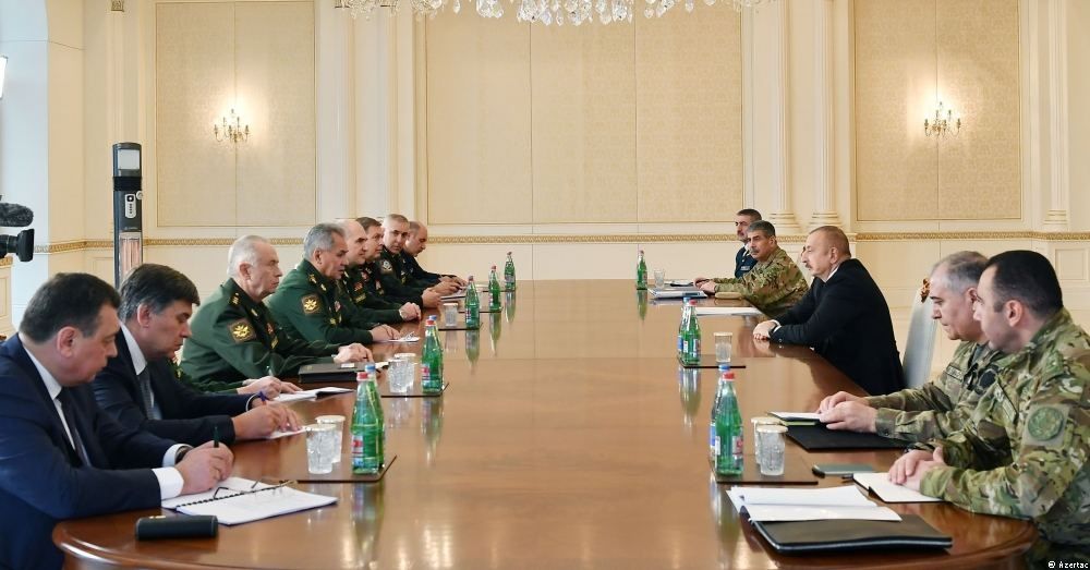 Le président Ilham Aliyev reçoit une délégation menée par le ministre russe de la Défense