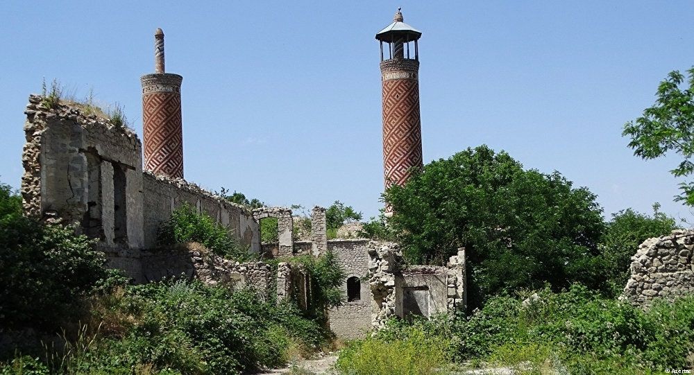 L'Arménie a tenté d'effacer complètement l'ancien patrimoine religieux et culturel albanien, orthodoxe et musulman dans les territoires occupés de l'Azerbaïdjan
