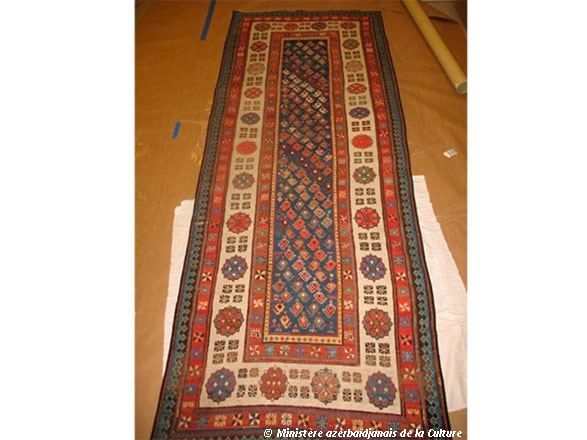 Le Musée d'art de Harvard aux États-Unis a corrigé la désinformation grossière concernant un tapis azerbaïdjanais