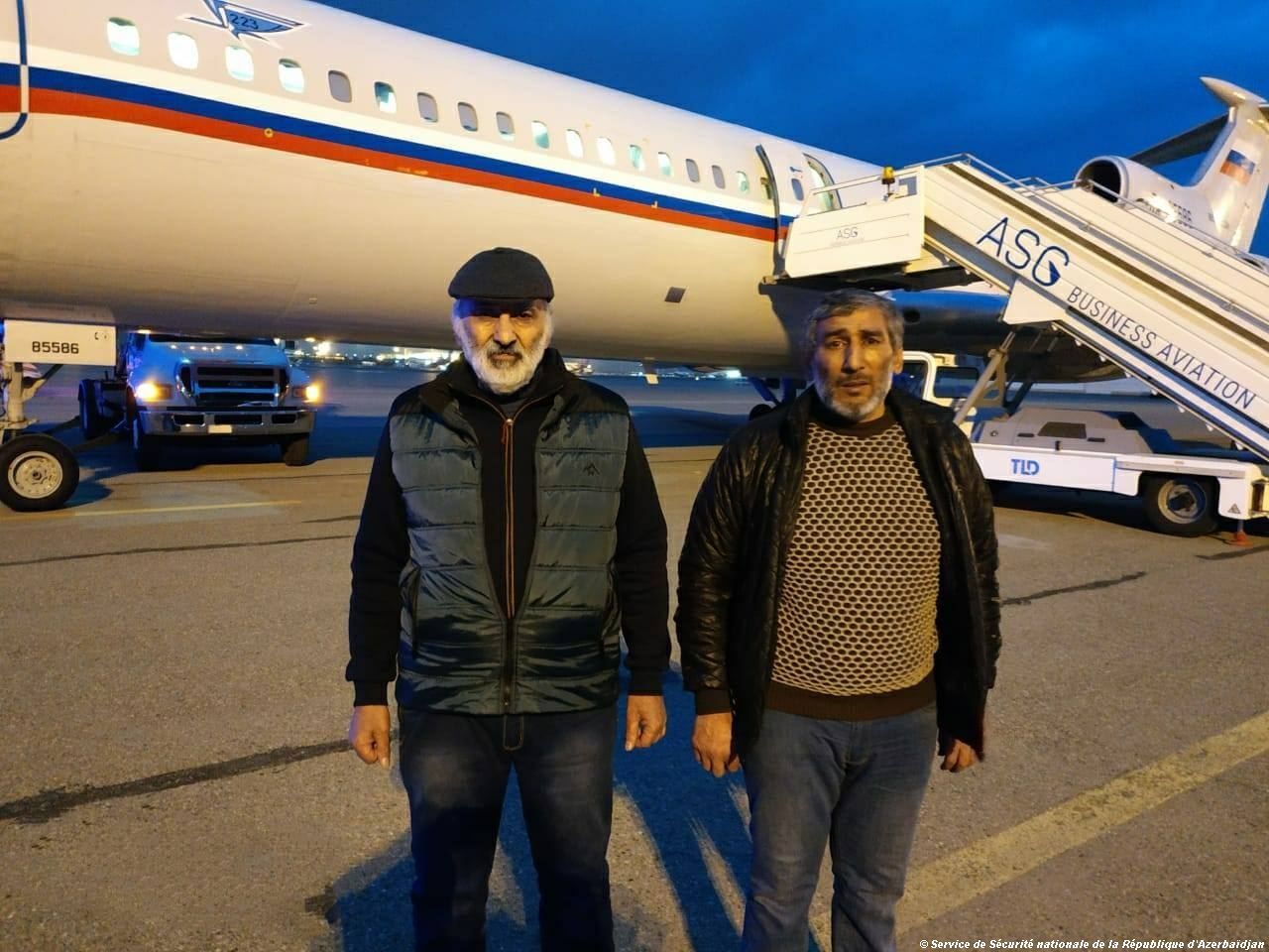 Les otages azerbaïdjanais Dilgam Asgarov et Shahbaz Guliyev retournent à Bakou grâce au Président Ilham Aliyev (PHOTO)