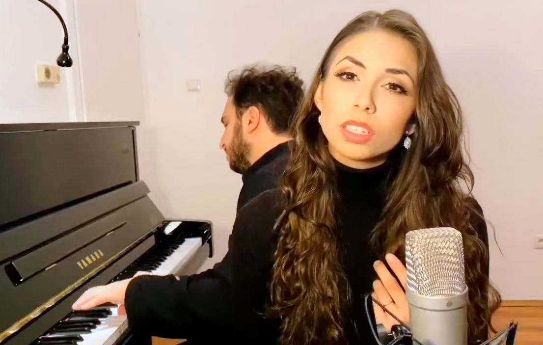 Fabuleux! Une chanteuse autrichienne interprète la chanson folklorique « Ay Laçın » en azerbaïdjanais (VIDEO)