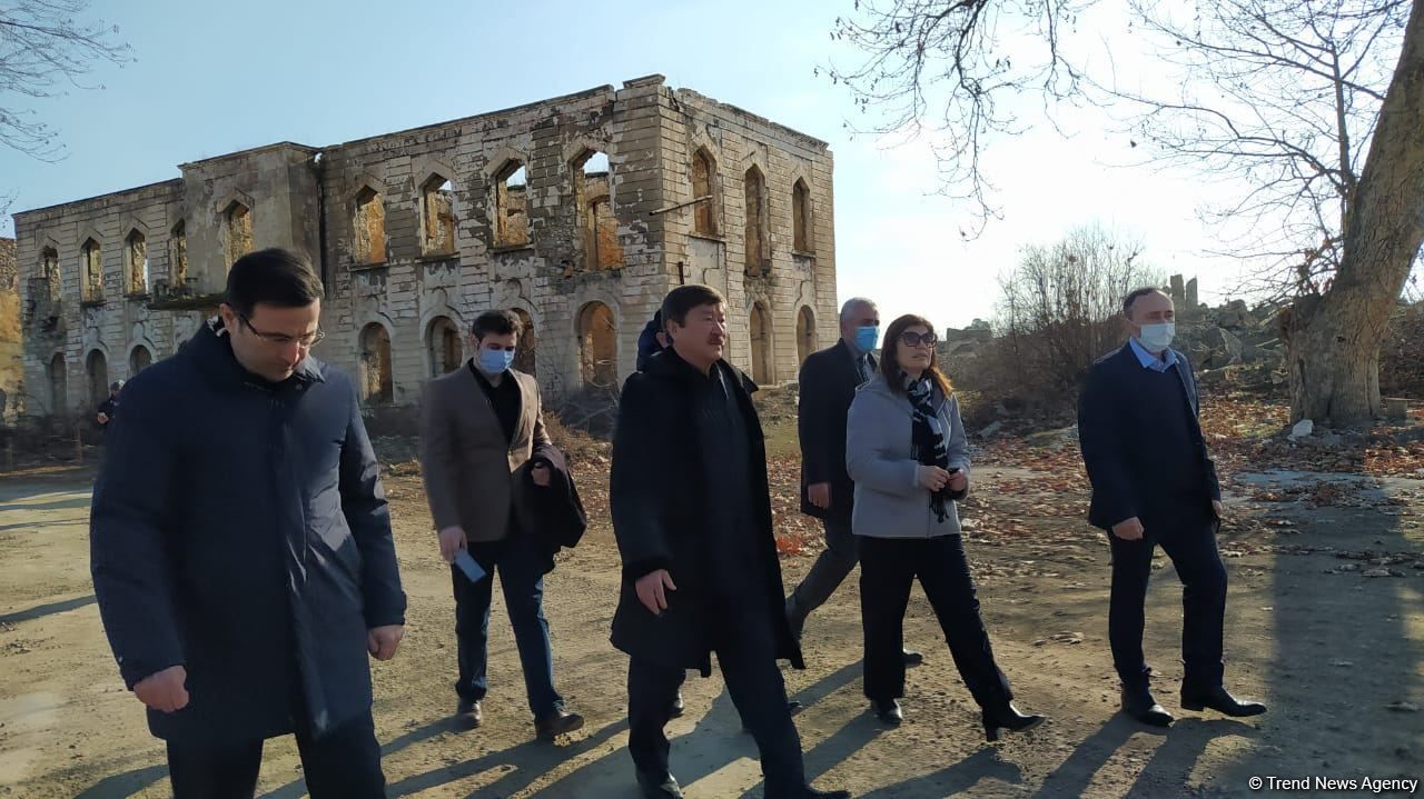 Une délégation du Conseil turc et de TURKSOY s'est rendue à Aghdam (PHOTO)