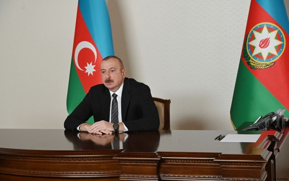Le président Ilham Aliyev s’entretient par visioconférence avec le secrétaire général du Conseil de coopération des États turcophones