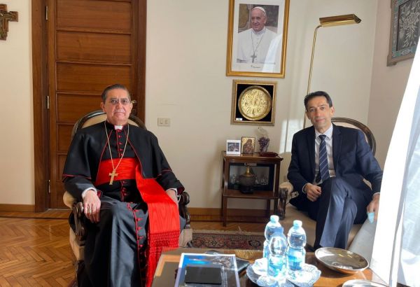 L´Ambassadeur d’Azerbaïdjan en France s'est entretenu aujourd'hui avec les Cardinaux au Vatican (PHOTO)