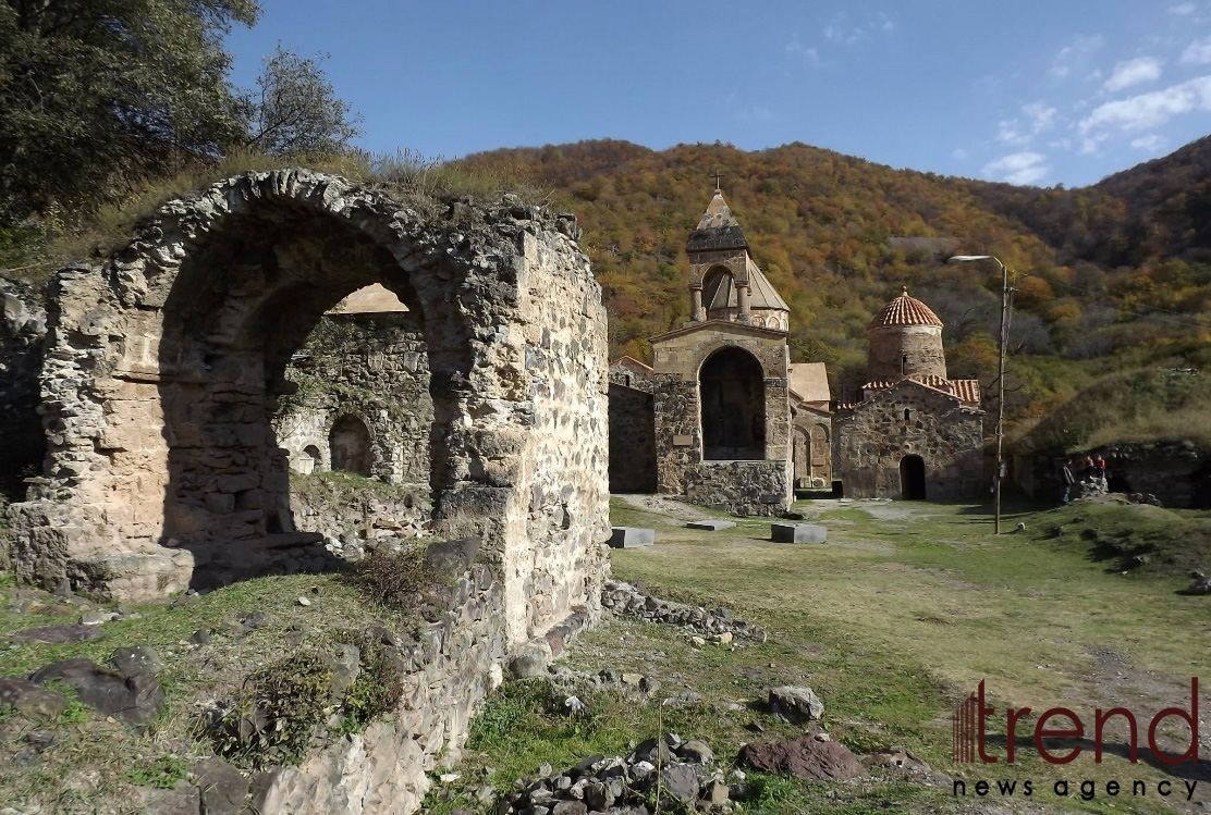 Karabakh : beaucoup de villages de la région récupérée par l’Azerbaïdjan, ont été détruits ou laissés à l’abandon, des mosquées sont devenus des étables et des bibliothèques ont été pillées
