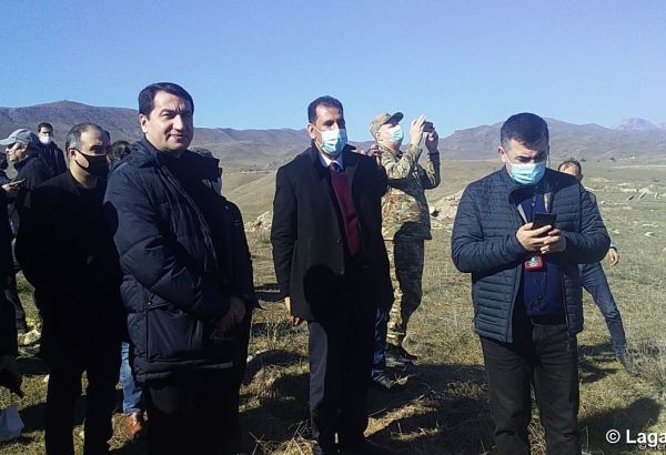 Des représentants du corps diplomatique en Azerbaïdjan visitent les zones détruites de la ville de Djabraïl