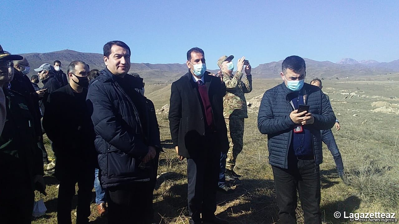 Des représentants du corps diplomatique en Azerbaïdjan visitent les zones détruites de la ville de Djabraïl