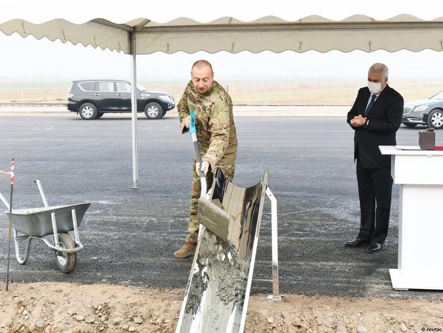 Le président Ilham Aliyev et la première dame Mehriban Aliyeva ont visité les régions de Fuzouli, Zenguilan, Latchine et Djabraïl