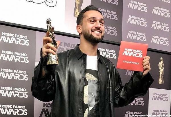 Jony, un artiste populaire d'origine azerbaïdjanaise, désigné le meilleur aux « New Radio AWARDS 2021» en Russie