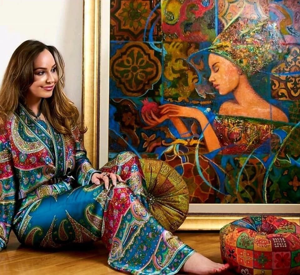 La journée de mélange de différentes couleurs dans des compositions lumineuses de l'artiste azerbaïdjanaise Milena Nabiyeva (PHOTO)