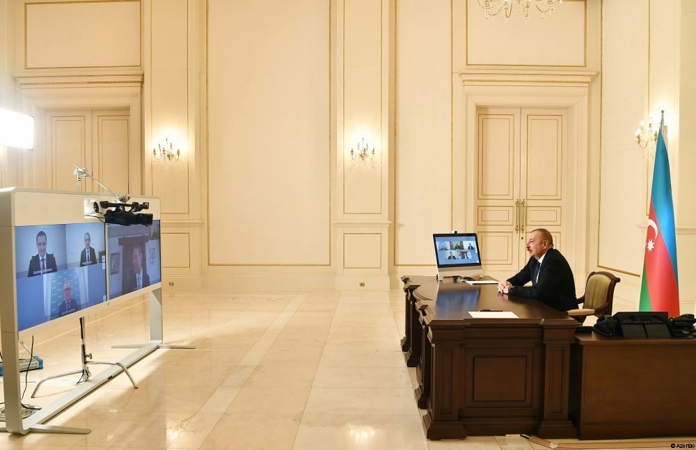 Le président Ilham Aliyev s'entretient par visioconférence avec le PDG de Signify